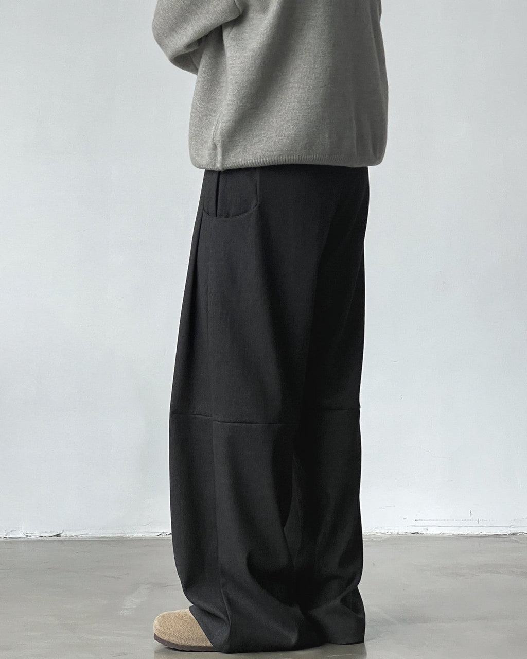 Pantaloni Larghi da uomo con Pinces in Misto Lana | Haven Loom, immagine 3