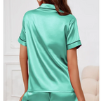 Completo camicia e shorts effetto lucido, vista 10