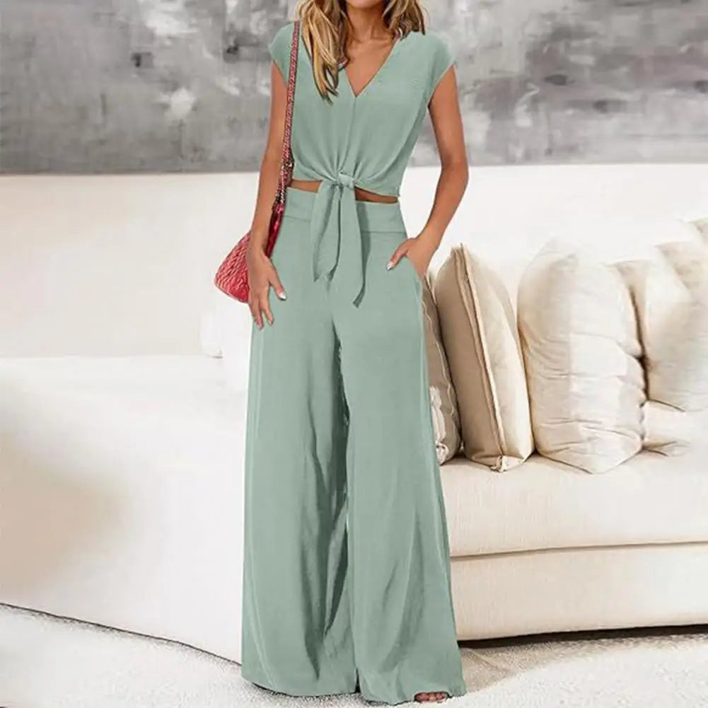Completo con top annodato e pantaloni, vista 3
