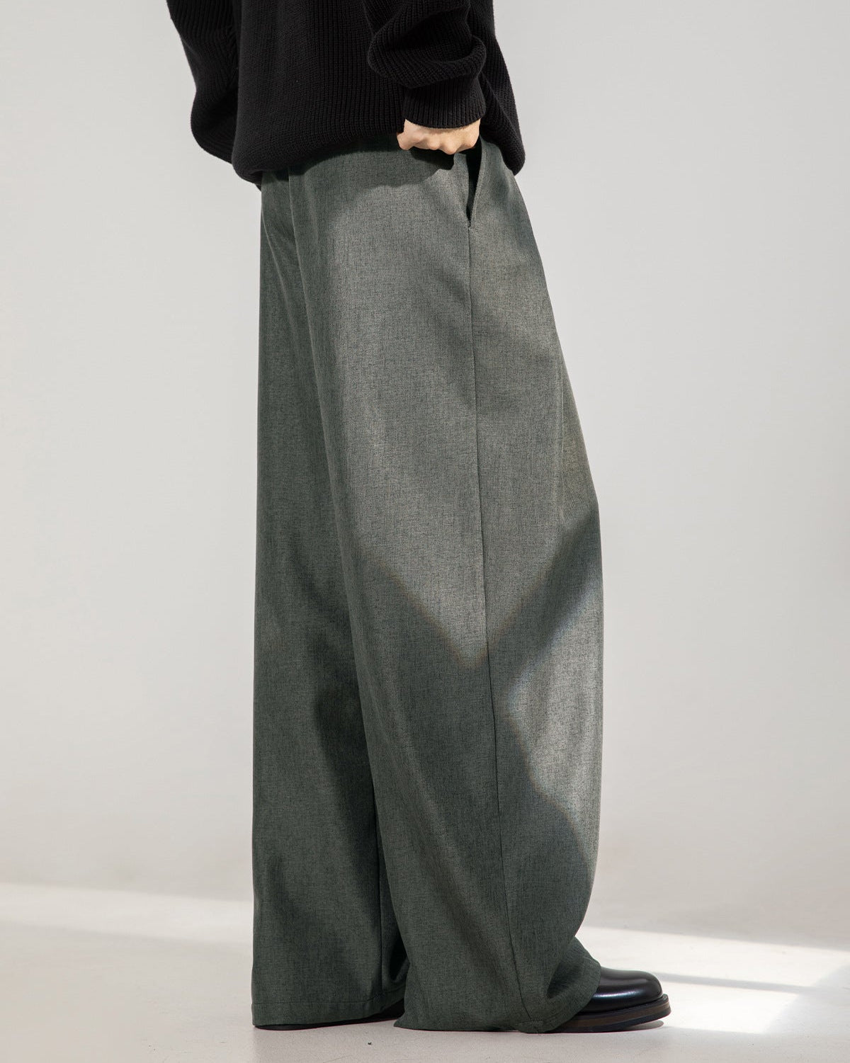 Pantaloni Larghi da uomo con Pinces Taglio Fluido | Haven Loom, immagine 6