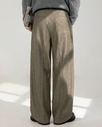 Pantaloni Larghi da uomo con Pinces Taglio Fluido | Haven Loom, immagine 3